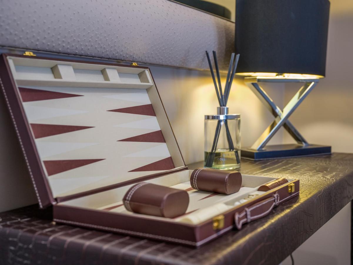Boulevard Hotel Блекпул Екстериор снимка A backgammon set