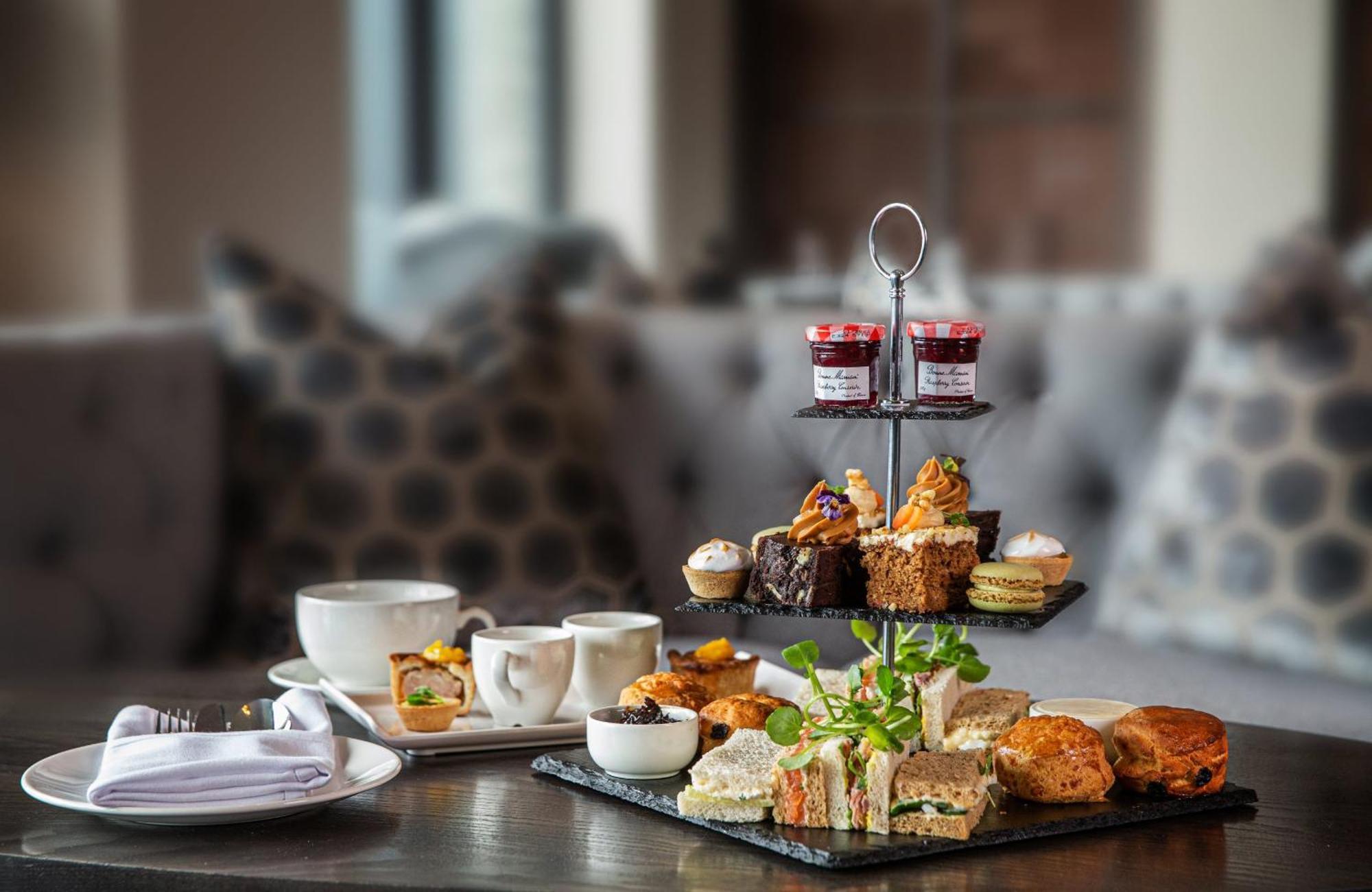 Boulevard Hotel Блекпул Екстериор снимка Afternoon tea at the InterContinental London The O2